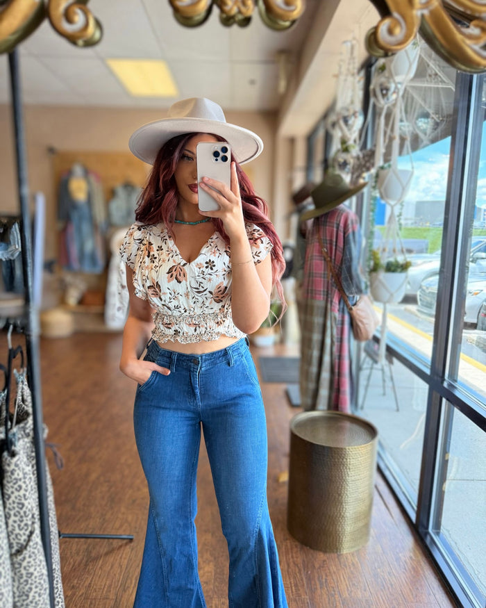 Sadie & Sage Voila Ruffle Sleeve Top