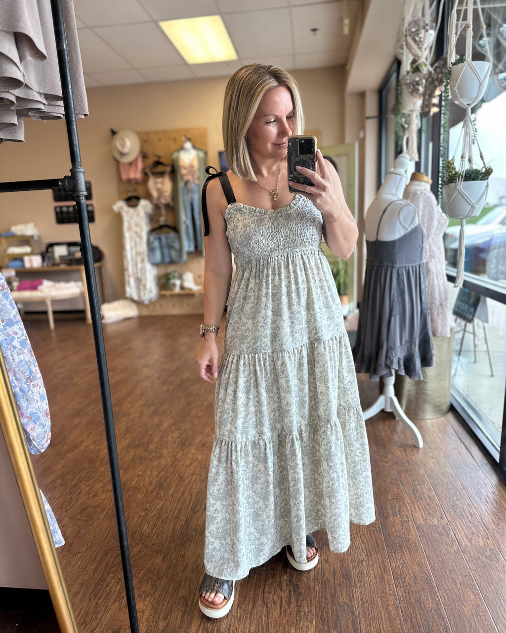 Floral Maxi dress with Adjustable straps, lined skirt, soft and lightweight fabric