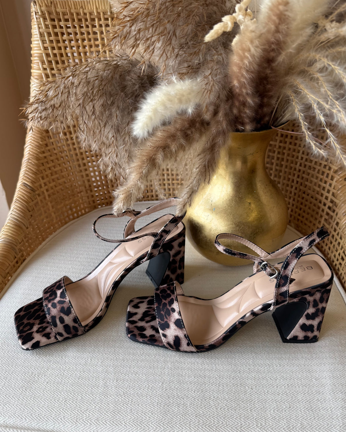 Cross Heel