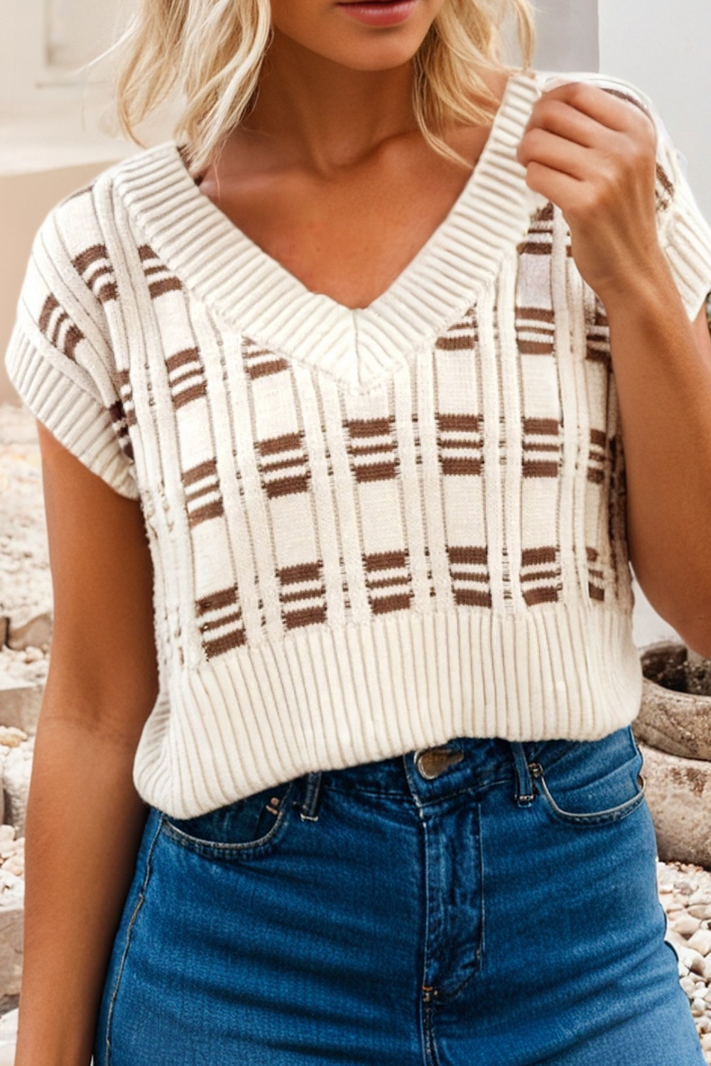 Geometric Knit V Neck Cropped Sweater Vest
