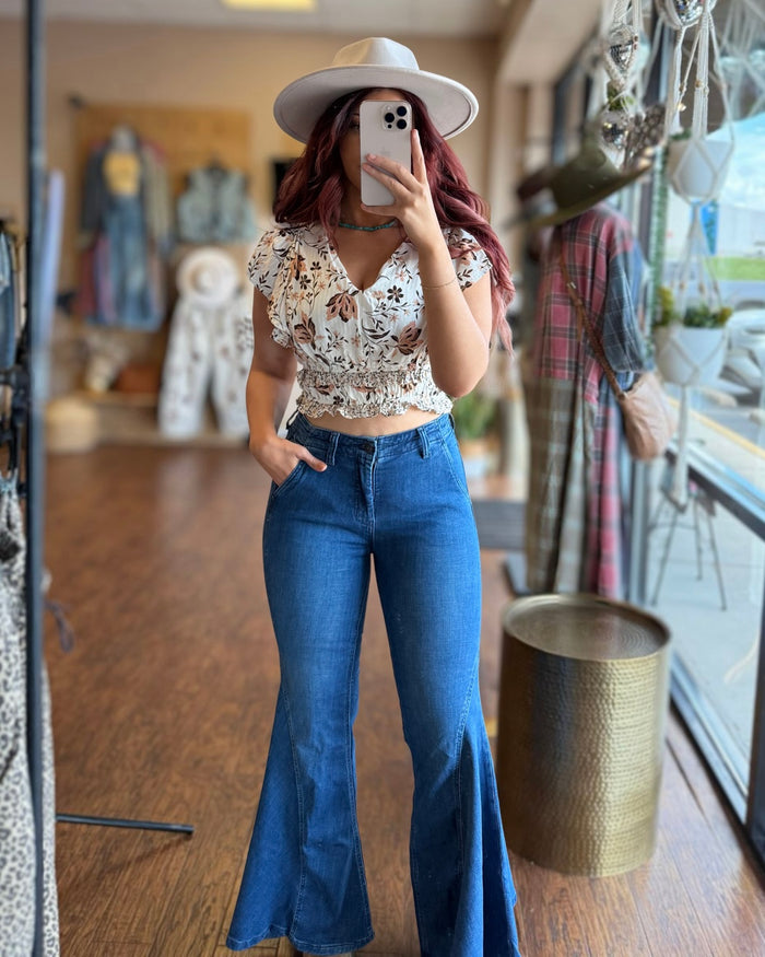 Sadie & Sage Voila Ruffle Sleeve Top