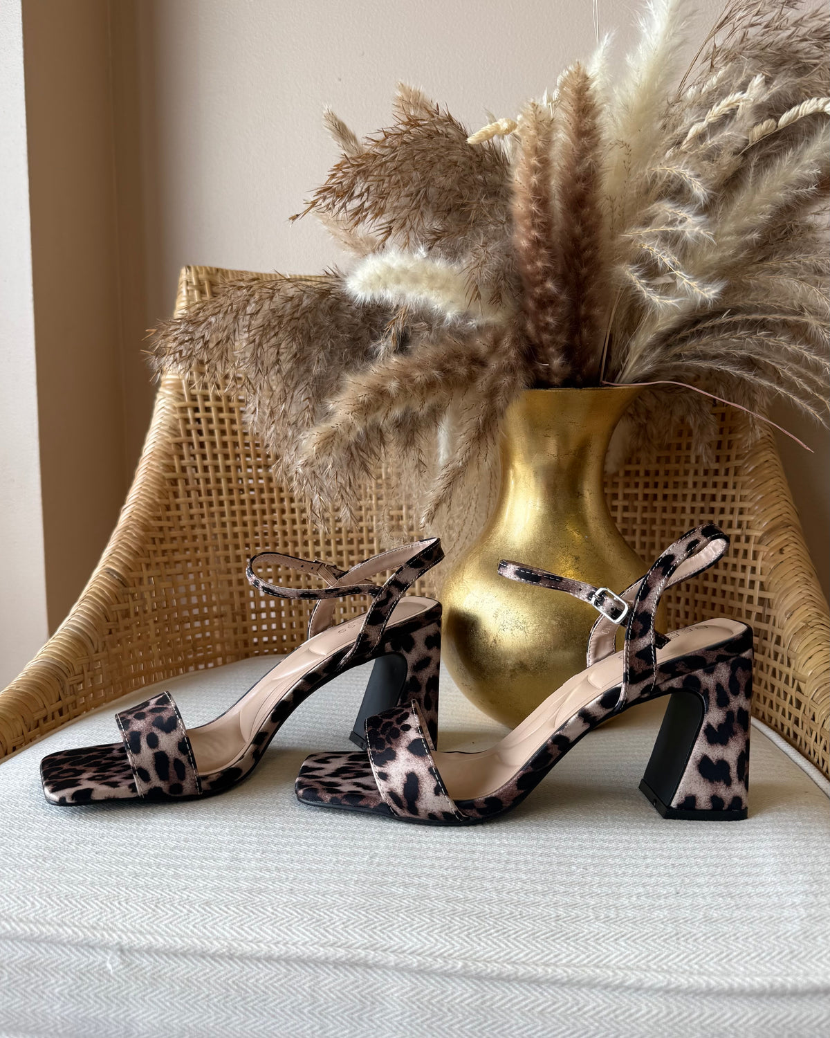 Cross Heel