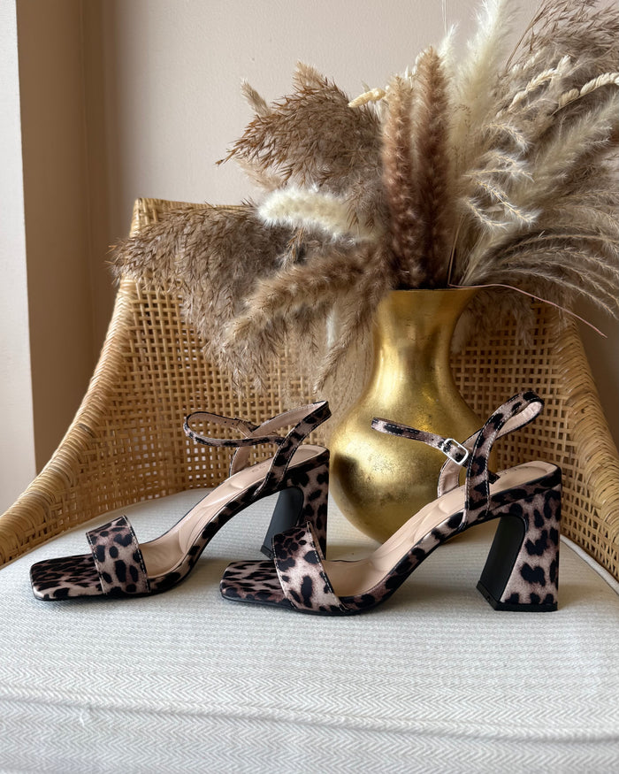 Cross Heel