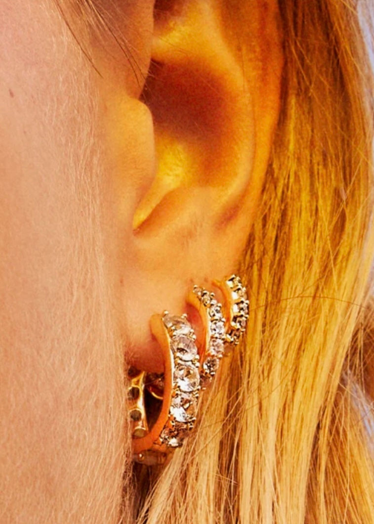 Kendra Scott Addison Crystal Single Huggie Earring
