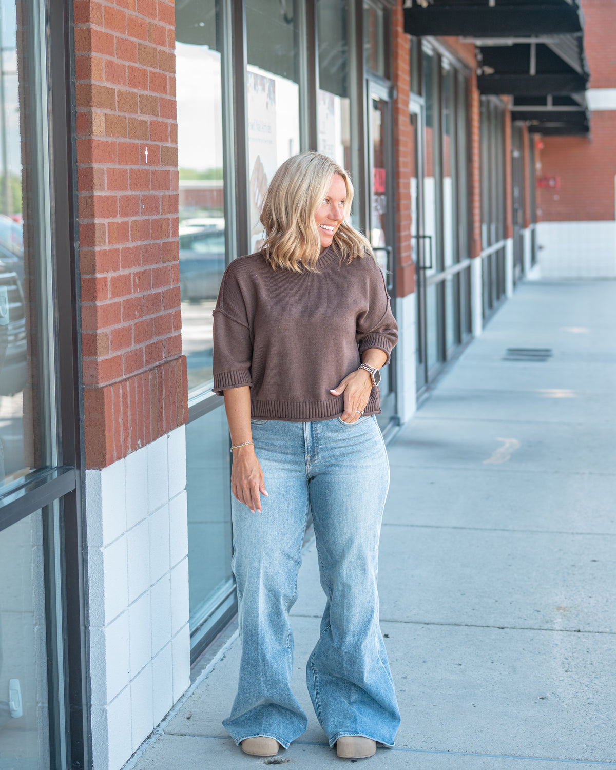 Exposed Short Sleeve Pullover