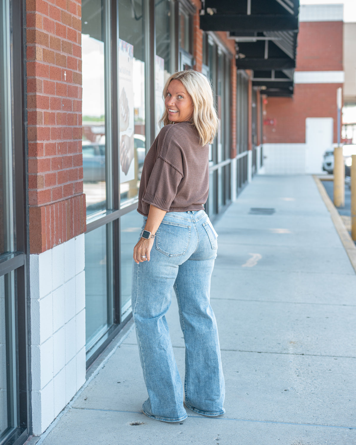 Exposed Short Sleeve Pullover