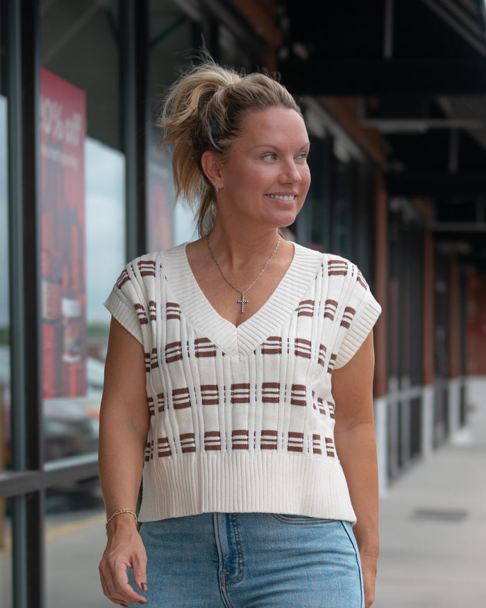 Geometric Knit V Neck Cropped Sweater Vest