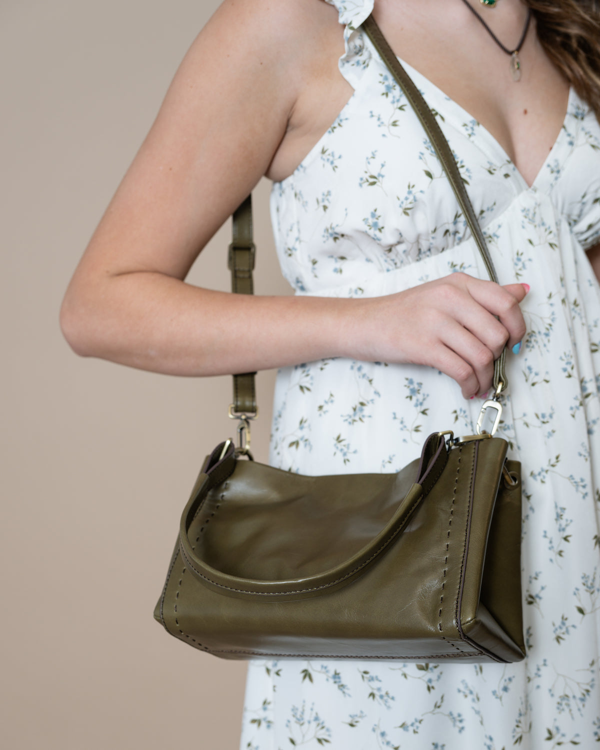 Hobo Seneca in Olive Veil